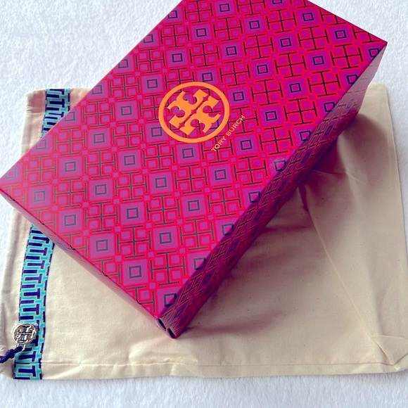 Tory Burch box and drawstring dust bag w/ signature emblem only no shoes - Picture 2 of 3